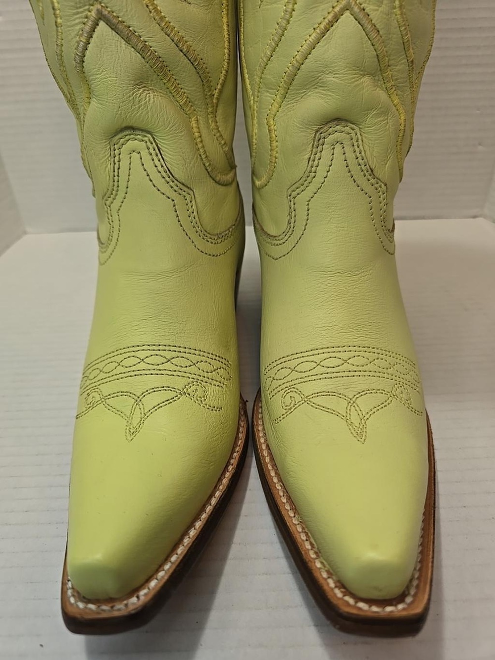 Size 8 Corral Yellow Embroidery Western Cowboy Boots Z5118 - Picture 4 of 6